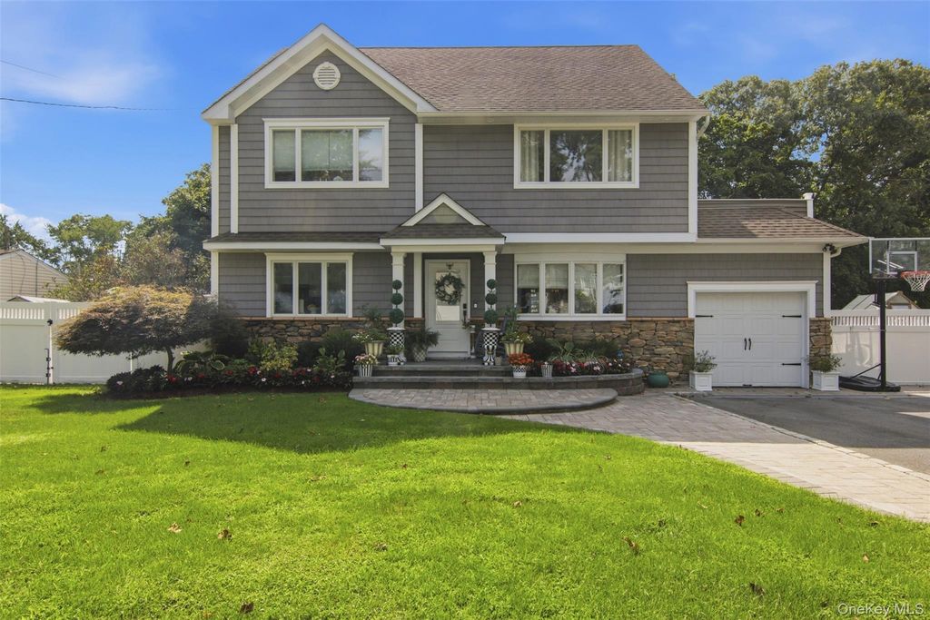 8 Glen Way, Lake Grove, NY 11755 — photo 2