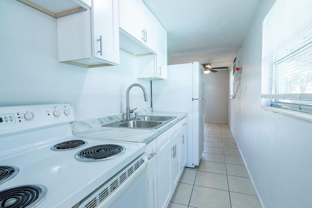 610 N EAST AVENUE, Sarasota, FL 34237