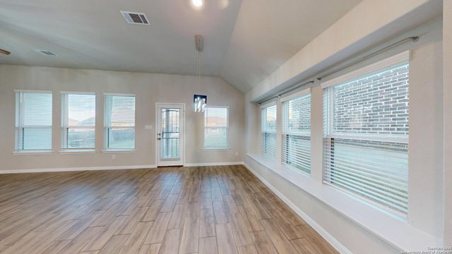 5911 Akin Glen, San Antonio, TX 78261