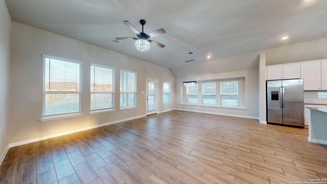 5911 Akin Glen, San Antonio, TX 78261