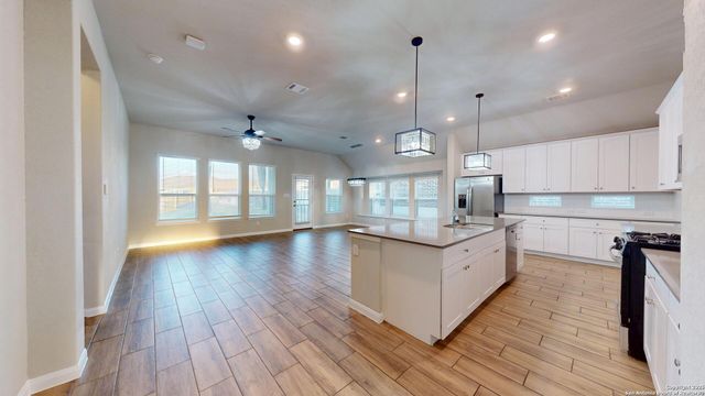 5911 Akin Glen, San Antonio, TX 78261