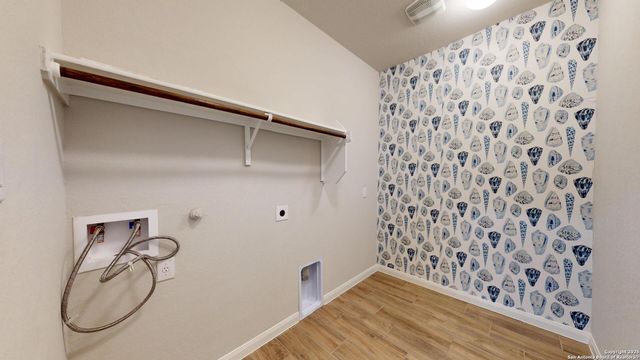 5911 Akin Glen, San Antonio, TX 78261