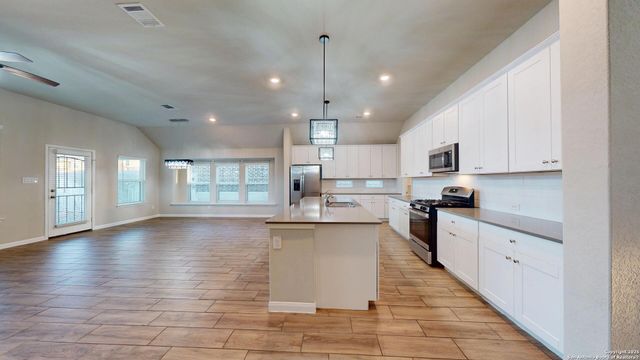 5911 Akin Glen, San Antonio, TX 78261