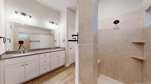 5911 Akin Glen, San Antonio, TX 78261