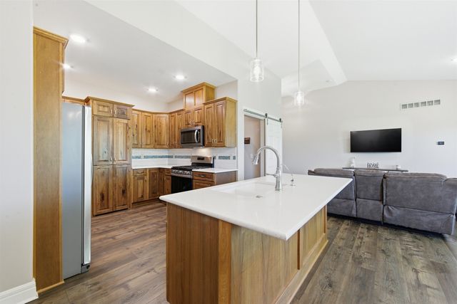 914 Chukker Ln, Haysville, KS 67060