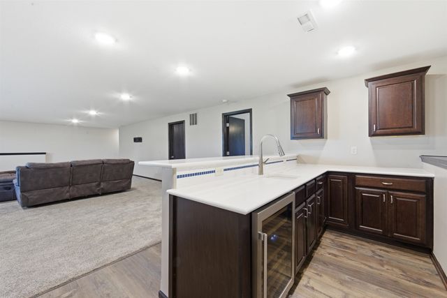 914 Chukker Ln, Haysville, KS 67060