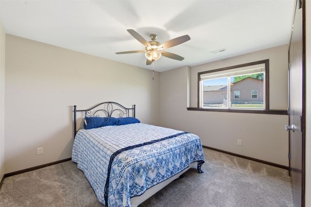 914 Chukker Ln, Haysville, KS 67060