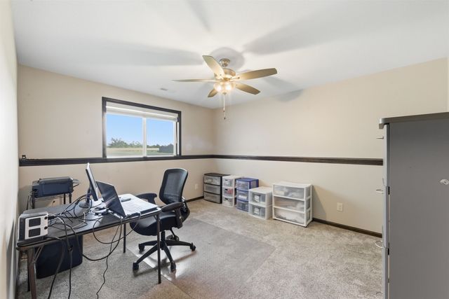 914 Chukker Ln, Haysville, KS 67060