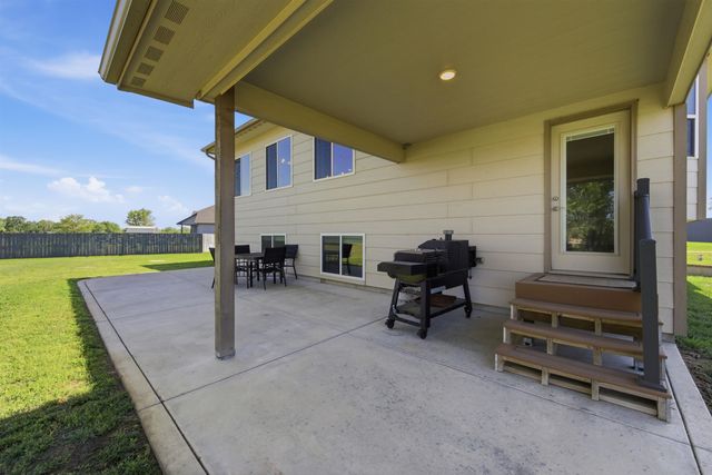 914 Chukker Ln, Haysville, KS 67060