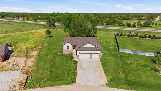 914 Chukker Ln, Haysville, KS 67060