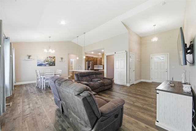 914 Chukker Ln, Haysville, KS 67060
