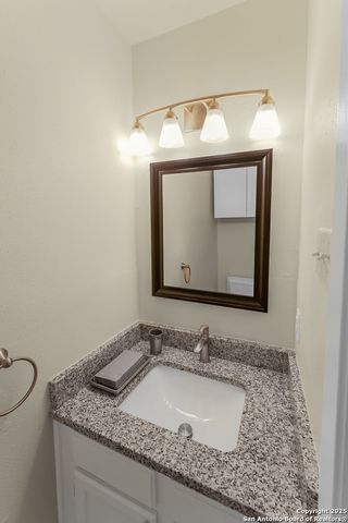 12204 APRICOT DR, San Antonio, TX 78247