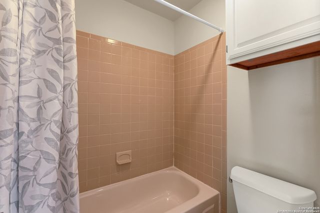 12204 APRICOT DR, San Antonio, TX 78247