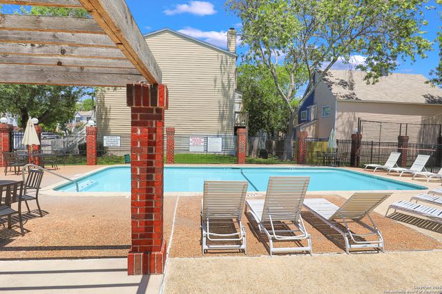 12204 APRICOT DR, San Antonio, TX 78247