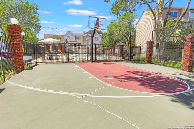 12204 APRICOT DR, San Antonio, TX 78247