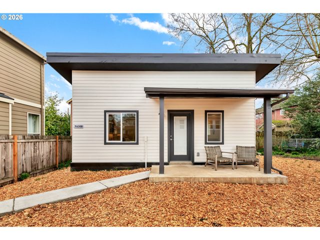 7630 N DRUMMOND Ave B, Portland, OR 97217