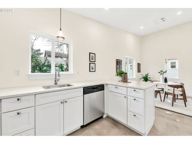 7630 N DRUMMOND Ave B, Portland, OR 97217