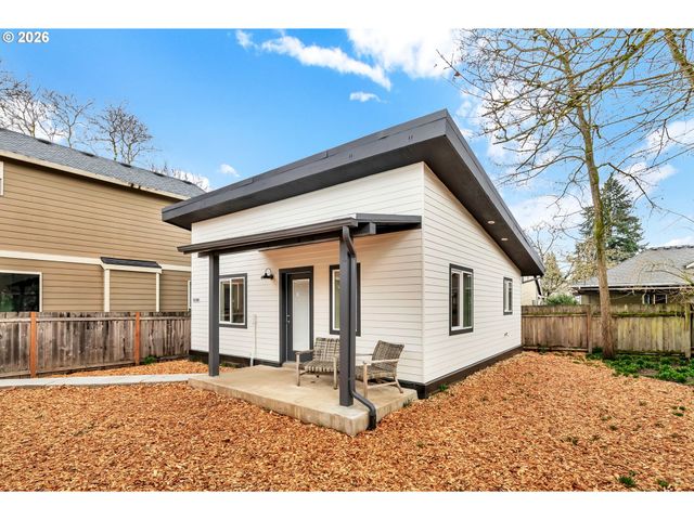 7630 N DRUMMOND Ave B, Portland, OR 97217