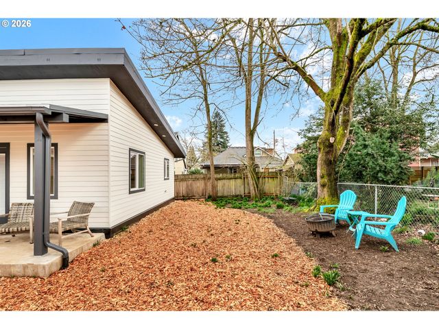 7630 N DRUMMOND Ave B, Portland, OR 97217