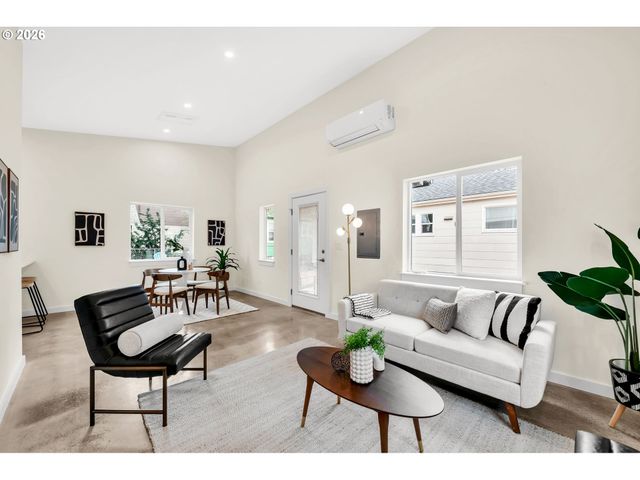 7630 N DRUMMOND Ave B, Portland, OR 97217