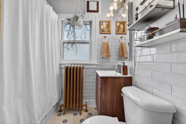 3437 N Cramer STREET, Milwaukee, WI 53211