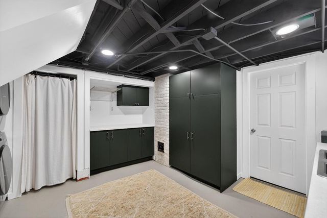 3437 N Cramer STREET, Milwaukee, WI 53211