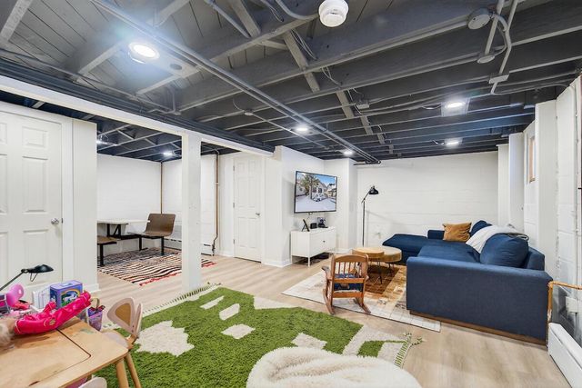 3437 N Cramer STREET, Milwaukee, WI 53211