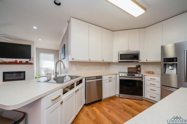 2706 Timberwood Trl, Longview, TX 75605