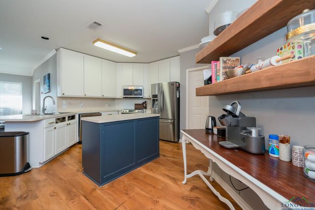 2706 Timberwood Trl, Longview, TX 75605