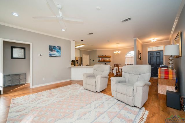 2706 Timberwood Trl, Longview, TX 75605