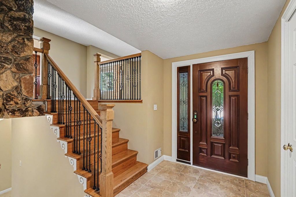 104 Sweetwater Drive, Apple Valley, MN 55124 — photo 3
