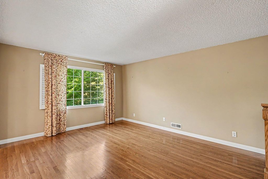 104 Sweetwater Drive, Apple Valley, MN 55124 — photo 5