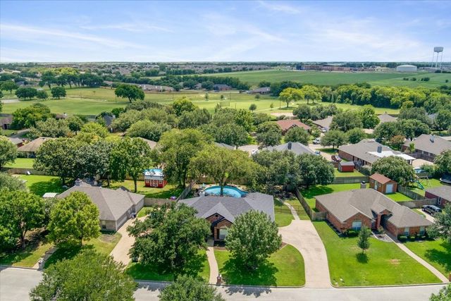 228 Greystone Drive, Hewitt, TX 76643