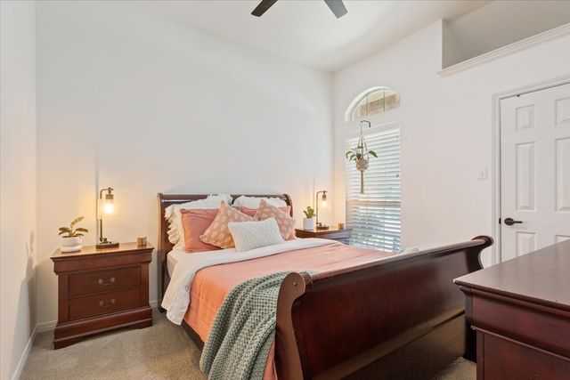 228 Greystone Drive, Hewitt, TX 76643