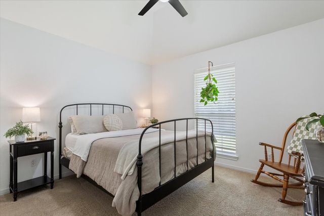 228 Greystone Drive, Hewitt, TX 76643