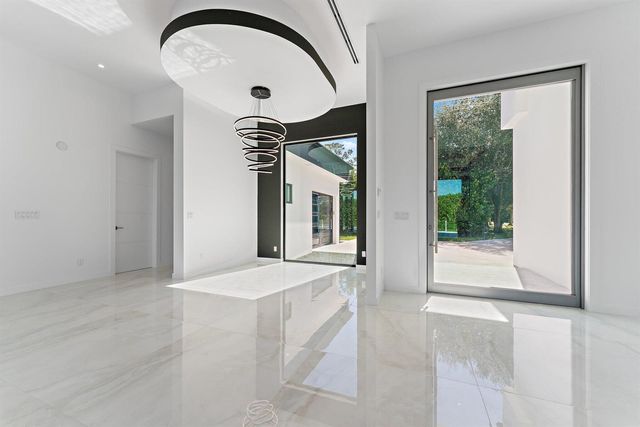 8309 SE RIVERS EDGE Street, Jupiter, FL 33458