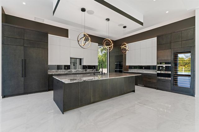 8309 SE RIVERS EDGE Street, Jupiter, FL 33458