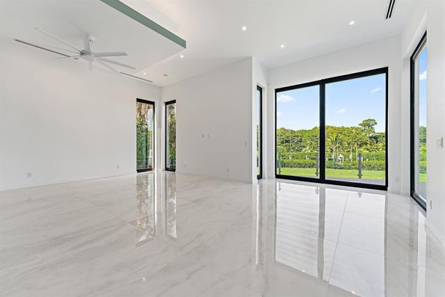 8309 SE RIVERS EDGE Street, Jupiter, FL 33458