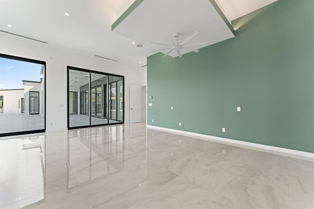 8309 SE RIVERS EDGE Street, Jupiter, FL 33458