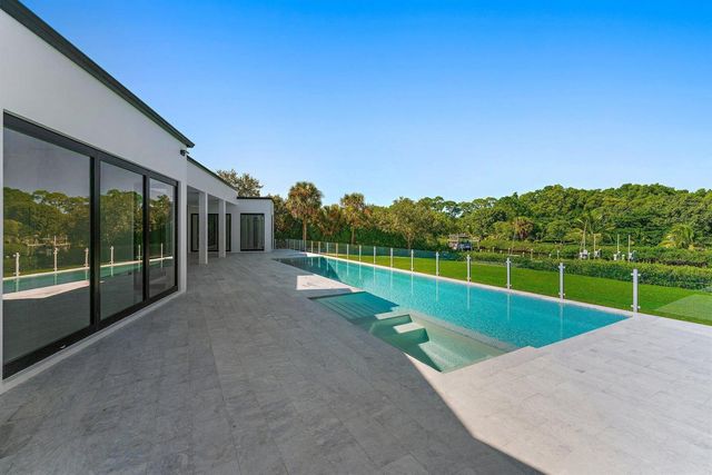 8309 SE RIVERS EDGE Street, Jupiter, FL 33458