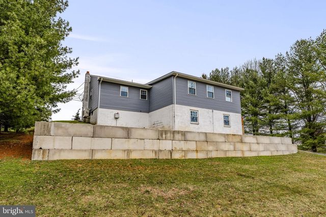 2487 HEIDELBERG AVE, Newmanstown, PA 17073