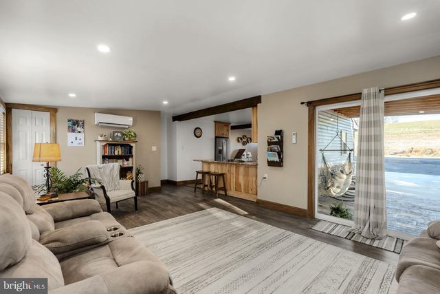 2487 HEIDELBERG AVE, Newmanstown, PA 17073