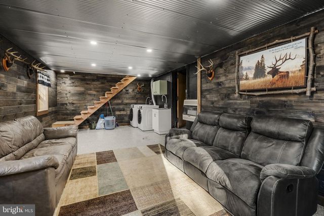 2487 HEIDELBERG AVE, Newmanstown, PA 17073