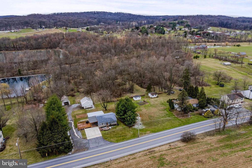 2487 HEIDELBERG AVE, Newmanstown, PA 17073