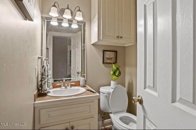 77 Canal Drive, Hattiesburg, MS 39402