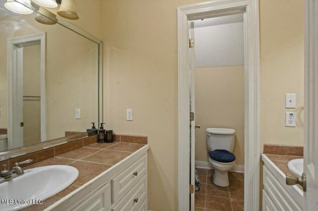 77 Canal Drive, Hattiesburg, MS 39402