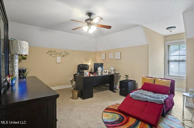 77 Canal Drive, Hattiesburg, MS 39402