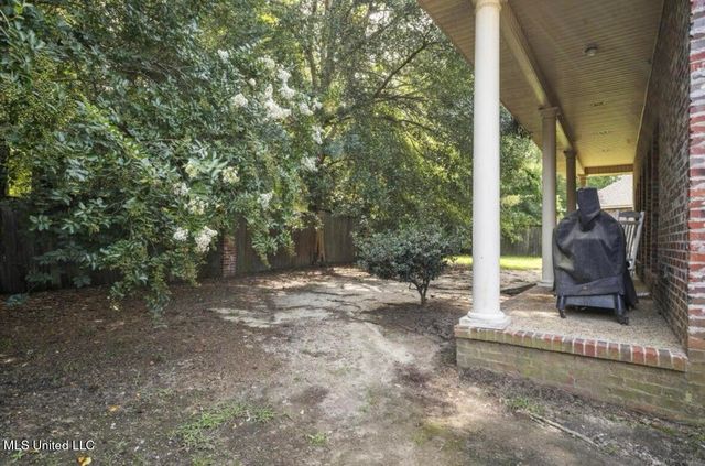 77 Canal Drive, Hattiesburg, MS 39402