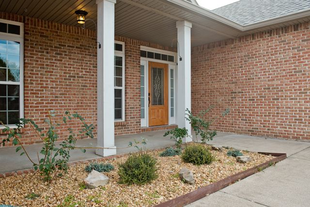 950 Willow Cir, Clarksville, TN 37043