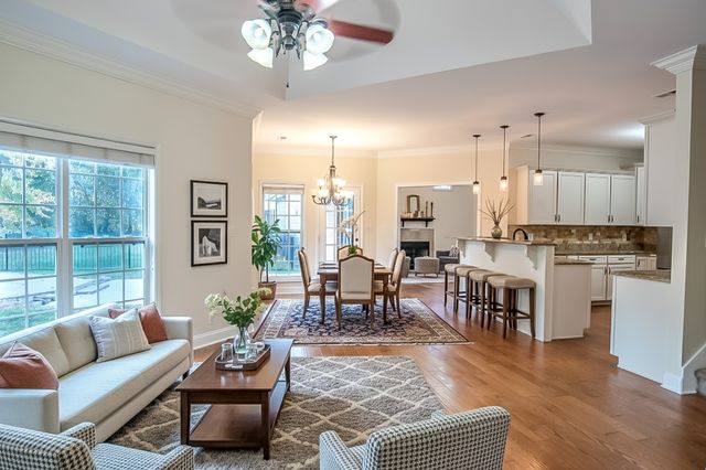 950 Willow Cir, Clarksville, TN 37043